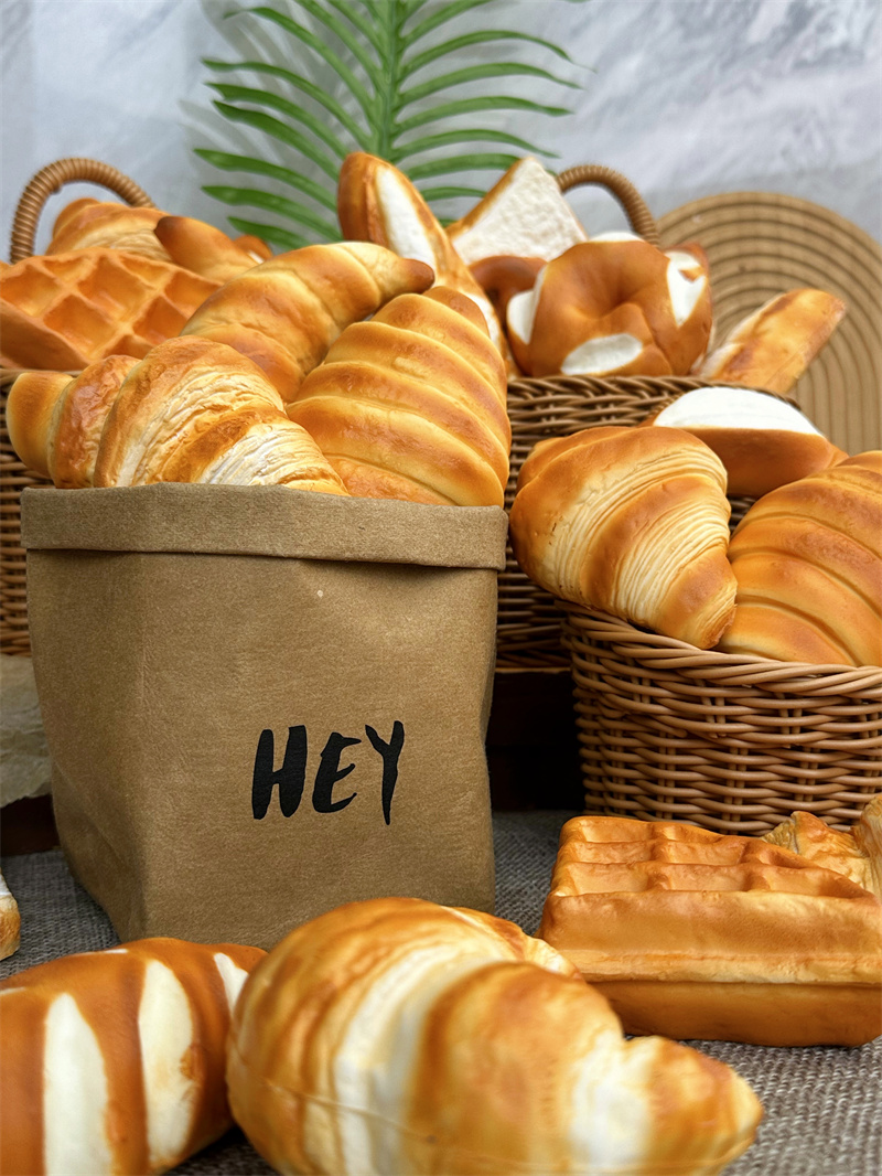 Soft Mini Baguette Model Reali – Party Games Graduation recenzja i cena