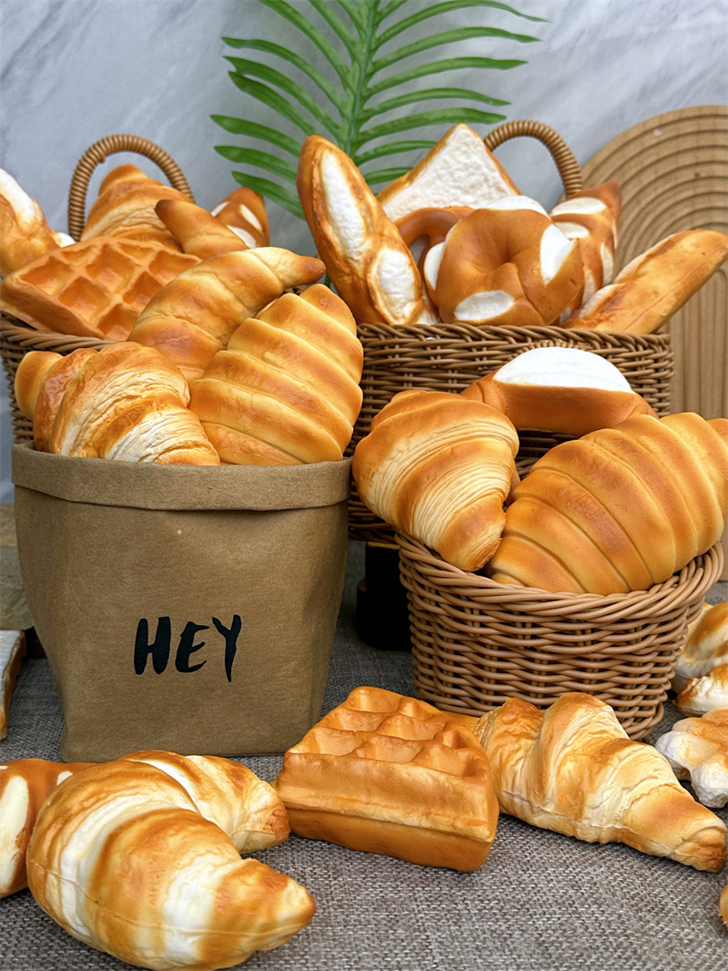 Soft Mini Baguette Model Reali – Party Games Graduation recenzja i cena